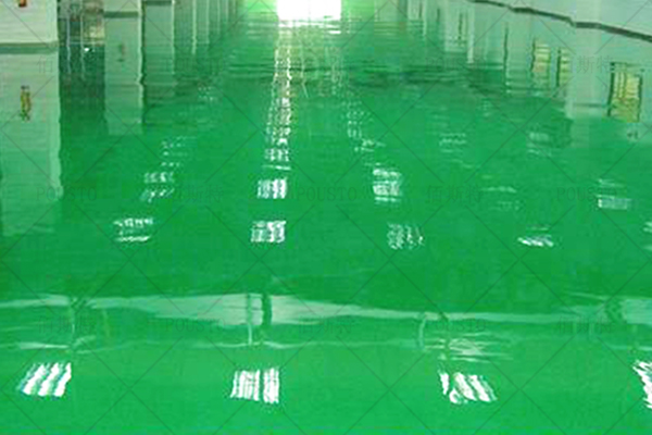 檢查機器部件,鋪設(shè)專用地墊